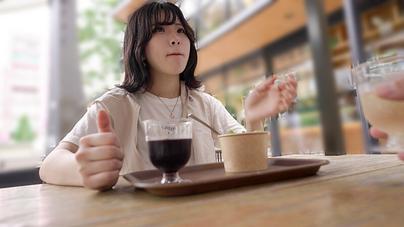 素人JD【限定】ゆずはちゃん20歳 ネットを中心にグラビアアイドル活動をしているJDちゃんと奇跡のマッチング！いつもは見られない布の向こう側に大興奮して勢い任せに大量中出し！！ サンプル 1