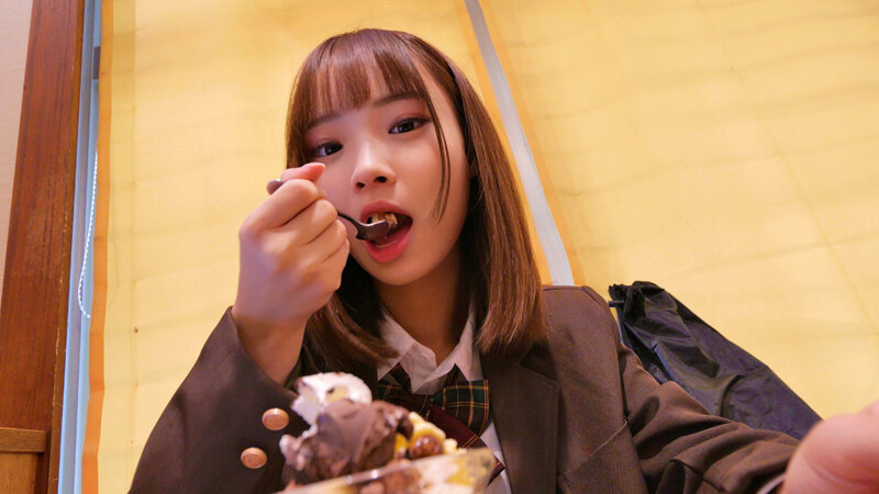 テニスもSEXも大好きな活発系J○！！規律が厳しい部活の忙しいスケジュールの合間を縫ってSEXに没頭するほどの男好き！！ネットで男を探しまくっている肉食系美少女に大量中出し！！ サンプル 4