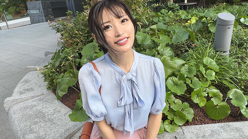 20代をアイドルとして過ごしたアラサー人妻！結婚後の穏やかな日々を捨てて刺激を求めてデカチン男と不倫中出しSEX！！ サンプル 2