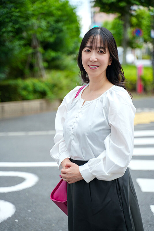 バレエ教室を複数経営する元バレリーナ美熟女 多忙な社長業と夫との不仲の癒しを求めて不倫中出しSEX サンプル 2
