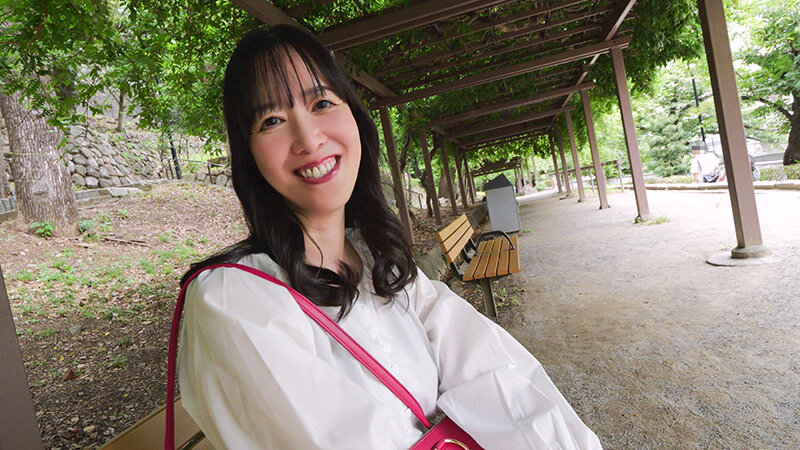 バレエ教室を複数経営する元バレリーナ美熟女 多忙な社長業と夫との不仲の癒しを求めて不倫中出しSEX サンプル 3