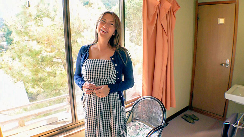 巨乳人妻温泉デート 日焼け跡がエロい肉食奥様 まい41歳 サンプル 18