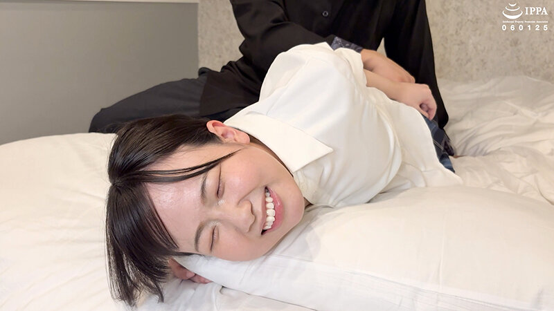「【くすぐり】制服姿のかりなちゃんをくすぐりほぐしで大暴れさせる！」わかしラボWAKA-083谷田かりな（2） サンプル 4