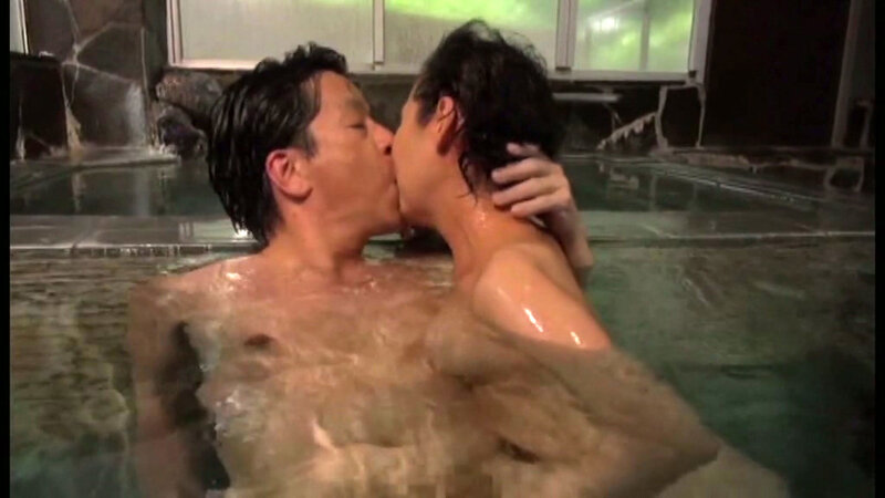 旅先の熟年夫婦 サンプル 2