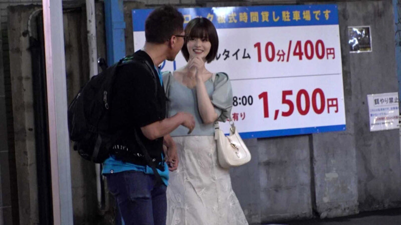 素人寝取られハメ撮り団 変態願望の強いお客様からのご依頼で野郎どもに捧げられる素人美女 サンプル 1