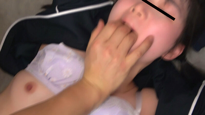 親近感の沸くジム女子たちをロッカーで白目剥くまでガン突きSEX サンプル 11
