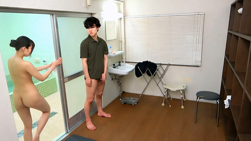 女湯潜入 入口に『清掃中』の看板置いたら湯あがり全裸ギャルに中出しできました！ CASE03 サンプル 9