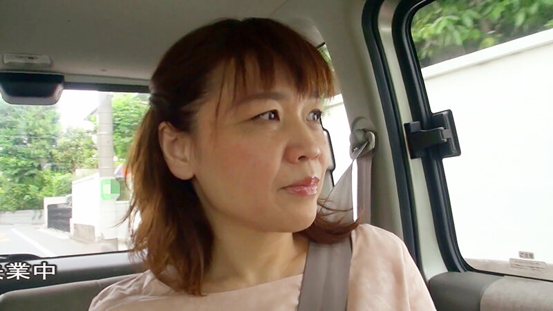 本当にあった助平な話！？ 五十路美熟女ヘルパーたちが客に迫られ満更でもない内緒の性奉仕！！ なし崩し言いなりセックス出来ちゃった秘密の記録 9名収録 240分 サンプル 3