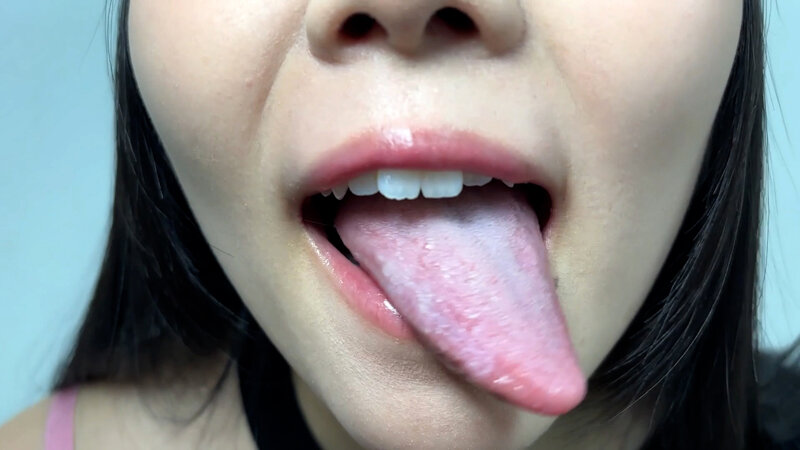 長い舌！みすずちゃんの口内観察 サンプル 3