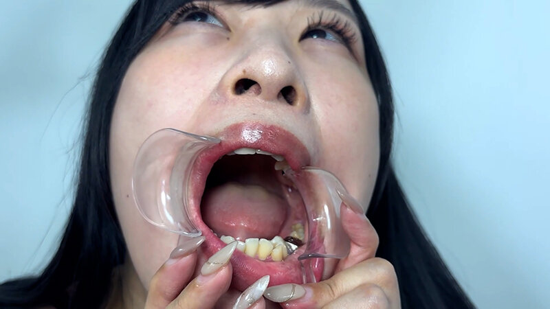 喉ちんこが可愛いゆのちゃんの口内観察 サンプル 13