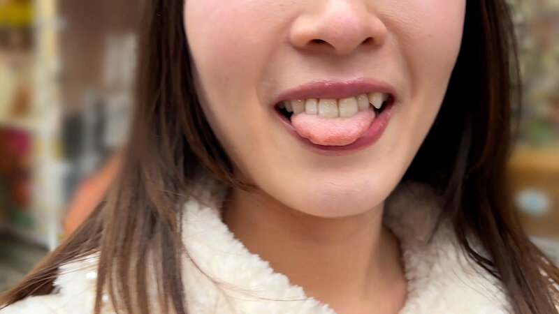 ももなちゃんが上半身裸で濃厚鼻フェラ サンプル 4