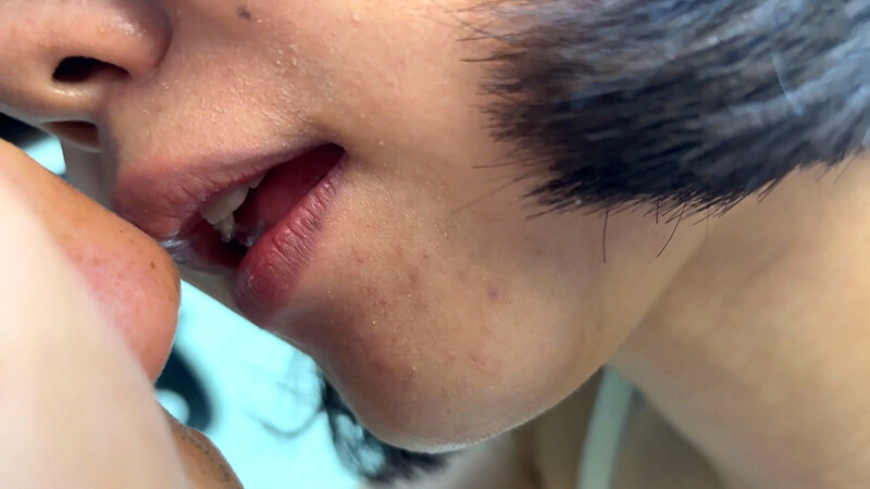 ふんわり優しい雰囲気のみゆりちゃんがM男に濃厚鼻フェラ サンプル 6