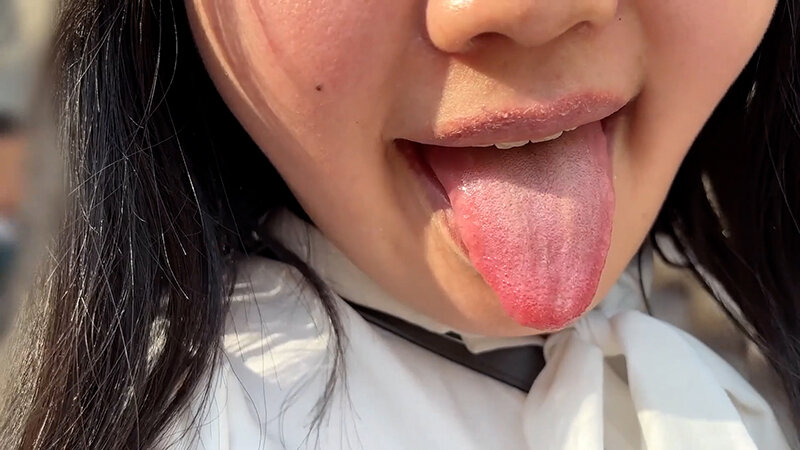 ハーフ顔のみのりちゃんがM男に濃厚鼻フェラ サンプル 4
