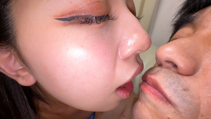 可愛い顔して口の中を支配するみれいちゃんがM男に濃厚キス サンプル 3