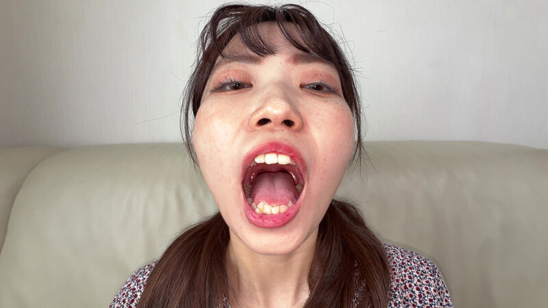 【個人撮影】水月みお 初喉チンコ触り＆舌や八重歯を観察 サンプル 2