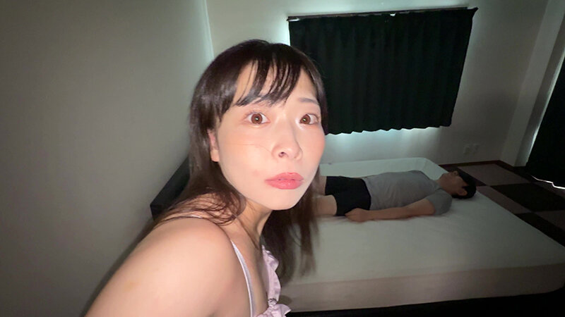【個人撮影】原美織の夜●い顔舐め＆鼻舐め サンプル 1