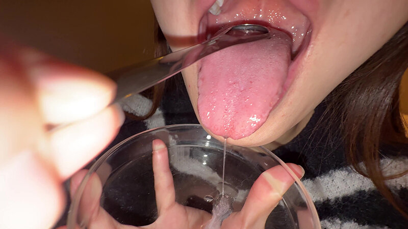 【個人撮影】さくまつなの舌ブラシで「汚舌苔」採取 サンプル 10