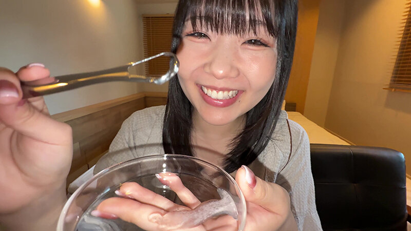 【個人撮影】音羽美鈴の舌ブラシで「汚舌苔」採取 サンプル 9