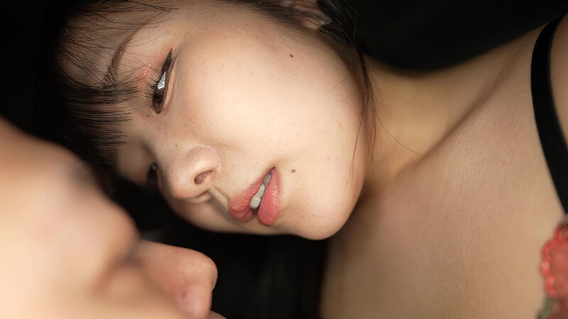 【個人撮影】音羽美鈴の密着！ゼロ距離口臭嗅がせ＆鼻舐め サンプル 2