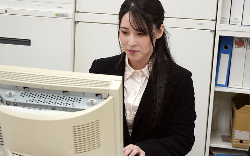 「ダメです…部長っ」勤務中に押し倒され、涙目絶頂。何度も中出しされ快楽堕ちした女部下の壊れていく居場所 十川ありさ サンプル 1