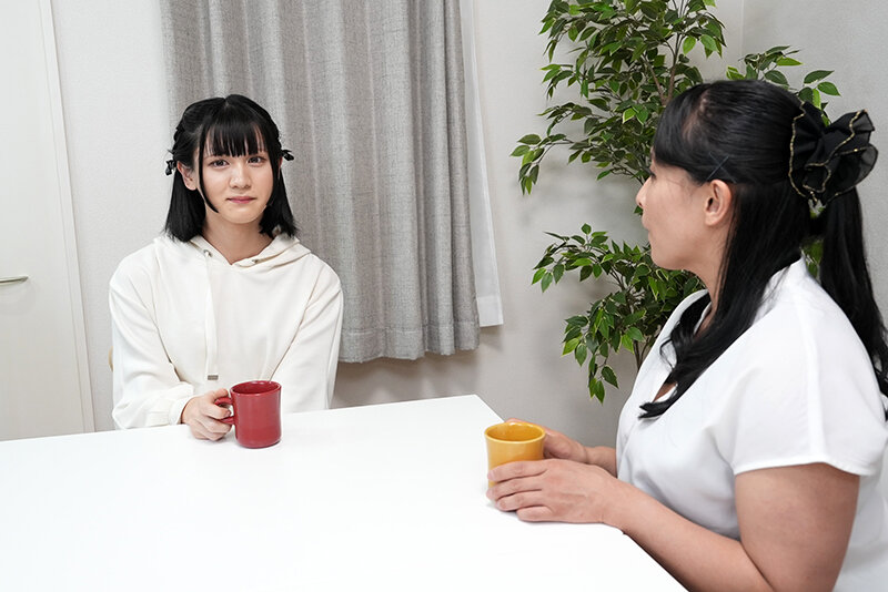 女上司と出張でまさかの相部屋！その夜に夜●いをされて… サンプル 1