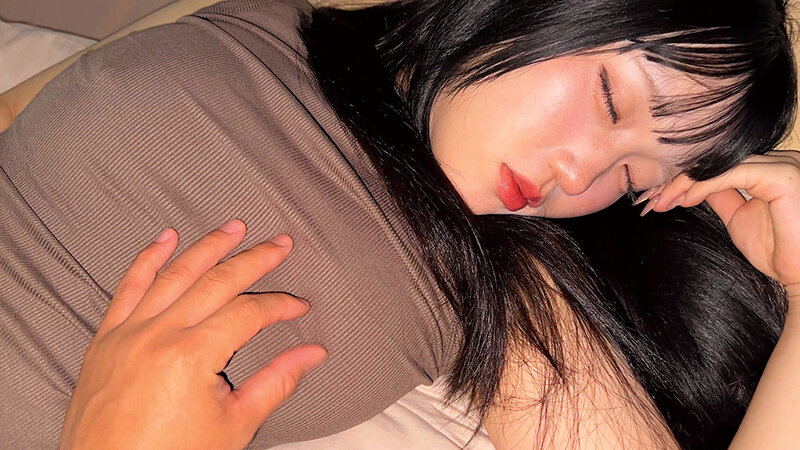 ノーブラ誘惑 美容室 巨乳美容師4名 サンプル 8