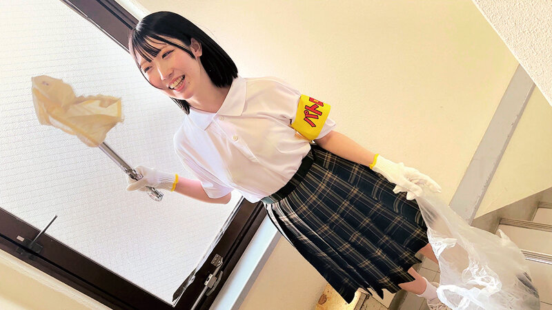ゴミ拾う手の先輝く僕等の未来 ボランティア活動に勤しむ心の綺麗な女の子4名 サンプル 18