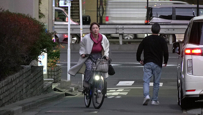 ゆい ママチャリ人妻の貪欲ママ活SEX 波多野結衣 サンプル 1