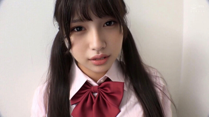 制服ロリ美少女【美巨乳】私立進学校:2年 持って生まれたスペックがあまりにも反則級な美少女J系。 サンプル 1
