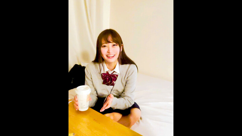 制服が似合う裏垢女子を連れ込みエッチ！！清楚な顔してドスケベな敏感マ●コをじっくり開発、若い制服ボディの膣奥に容赦なく中出し！承認欲求と性欲まみれの裏垢制服娘たちww354分 4人 サンプル 13
