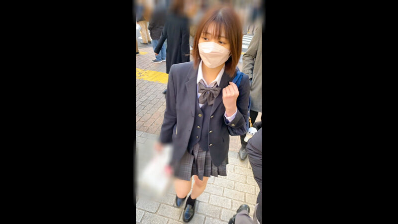 制服が似合う裏垢女子を連れ込みエッチ！！清楚な顔してドスケベな敏感マ●コをじっくり開発、若い制服ボディの膣奥に容赦なく中出し！承認欲求と性欲まみれの裏垢制服娘たちww354分 4人 サンプル 17