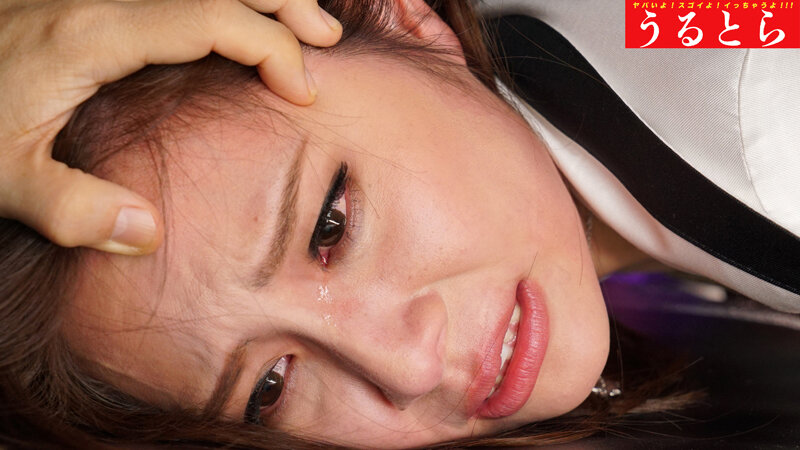 あまりの恥辱に涙を流す！観客の前でなぶ○ものにされてピクピクとイキまくる女捜査官 サンプル 1