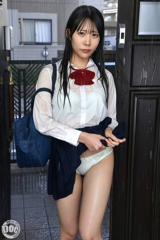 【VR】ゲリラ豪雨で友達の制服がびしょ濡れ張り付きくびれボディがうっすら透けて大興奮 そのまま着衣中出しSEX 桜ゆの サンプル 1