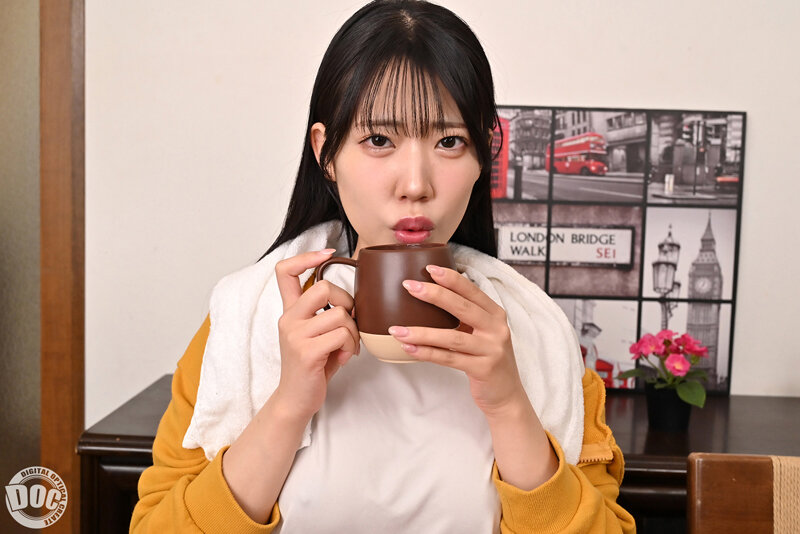 【VR】ゲリラ豪雨で友達の制服がびしょ濡れ張り付きくびれボディがうっすら透けて大興奮 そのまま着衣中出しSEX 桜ゆの サンプル 17