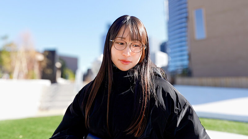 【新シリーズ】【痙攣爆イキめがね女子】東●大学に通う高学歴インテリJD！知性の裏に潜むエロへの探求心が止まらない！首●め、スパンキング、イラマチオ…ご所望の刺激的なプレイに潮吹きまくりエビ反り絶頂！天才だからこそ変態！このギャップがたまらない！！… 白鳥怜 サンプル 2