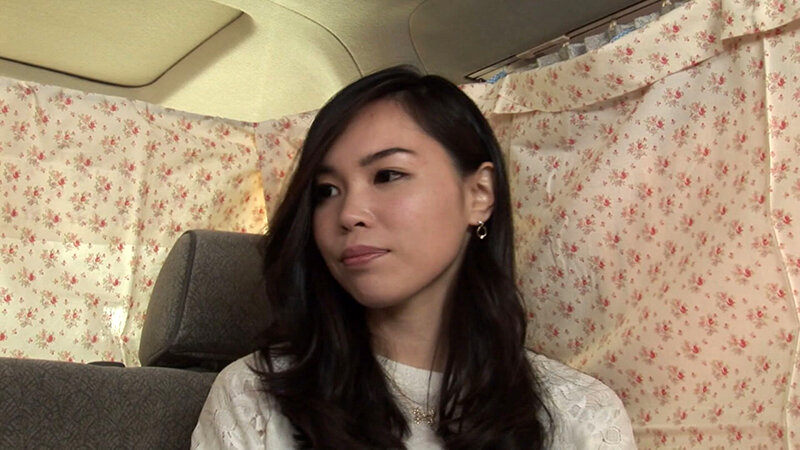 東京豊洲で遭遇！結婚4年29歳！ロングブーツの黒下着セレブ妻！ サンプル 1