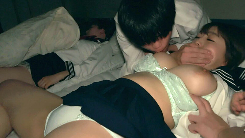 好きだった女に深夜のエロ行為をかける！乙女たちの柔肌が汚される旅行先の夜！ サンプル 5