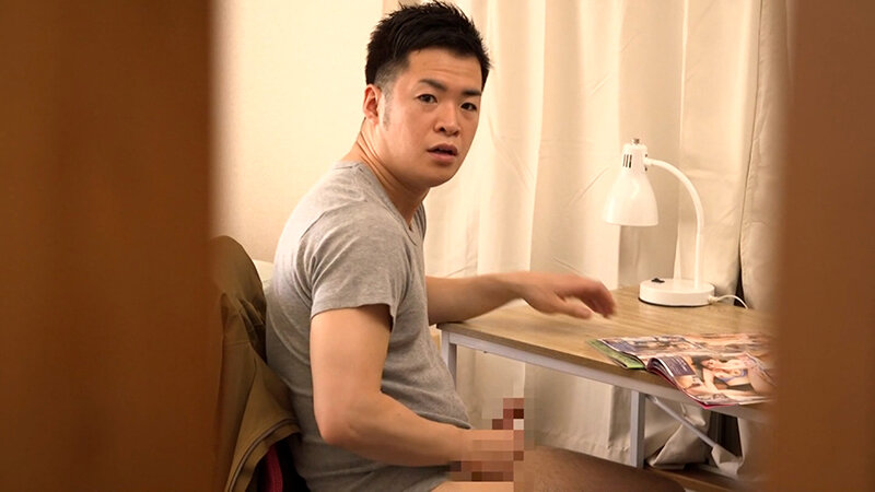 長男の自慰行為を目撃した母！男日照りの熟女は我慢出来ずに思い出しオナニー！性欲に狂った二人が禁断の行為にハマる官能ドラマ。 サンプル 1