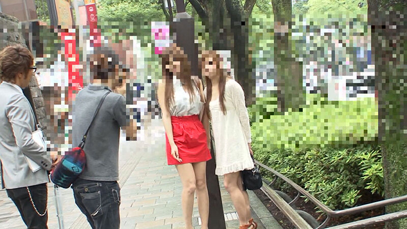 美人姉妹街角アンケート！黒人経験ありの姉＆セクキャババイト中の妹！お金に目がくらみ一歩踏み出すのはどっちだ！ サンプル 1