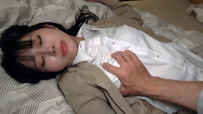 セクハラ老害ジジイの動画コレクション！感じたく無いのに感じてしまう色白スレンダー女性社員！ サンプル 2