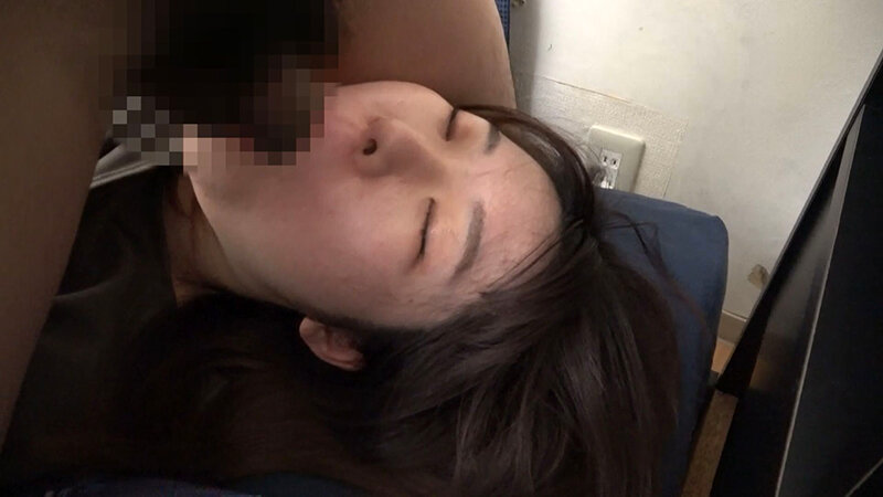 お持ち帰りされてきた巨乳ちゃん！意識の無い彼女のおっぱいで勝手にパイズリ！ サンプル 13