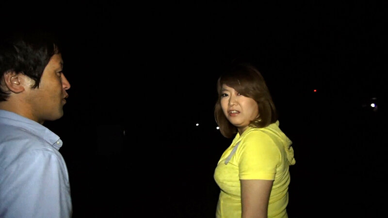 仕事帰りのむっちり熟女をナンパしてホテルに誘いナシクズシ的なボディタッチでエッチできるか！？欲求不満熟女と生嵌めSEX！ サンプル 1