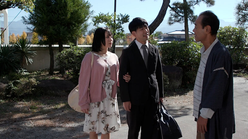 夫の実家の旅館を訪れた若妻。義父の激しくアブノーマルな責めに経験したことのない快感を感じドMな性癖を開花させてしまう！ サンプル 1