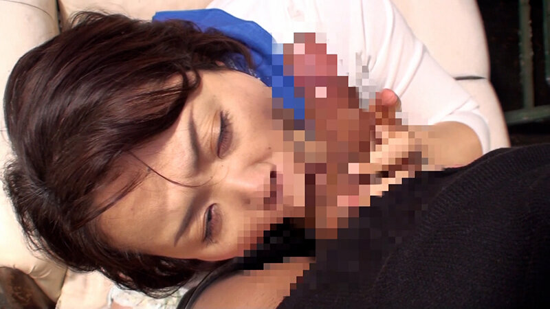 田舎暮らしに憧れ移住して3年。ご主人とは別居生活。人恋しさからAVメーカーに応募してきた美熟女さんとカメラの前でうれし恥ずかし中出しSEX！ サンプル 7