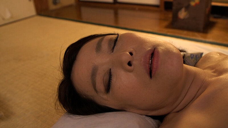 たまにはするか！？夫の誘いを受け入れ快楽に溺れる熟年夫婦の本気SEX！ サンプル 15