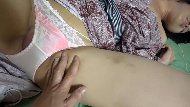 この奥さんの詳細はいっさい不明！！動画の位置情報から東北の温泉でのショートカット奥様のセフレ！？との素人ハメ撮り！ サンプル 4
