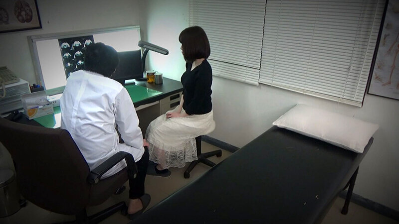 「舐めても良いですか？」電マで気持ち良くなった患者の治療には肉棒を！ サンプル 1