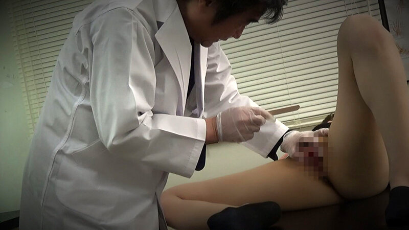 「舐めても良いですか？」電マで気持ち良くなった患者の治療には肉棒を！ サンプル 10