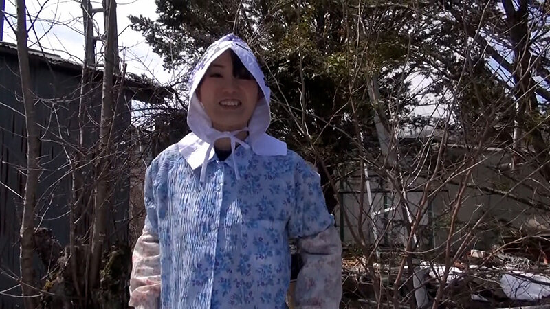 離婚後に独り身で田舎暮らしを満喫してる美熟女さんがひと肌恋しくAV出演！カメラの前で嬉し恥ずかし官能SEX！ サンプル 1