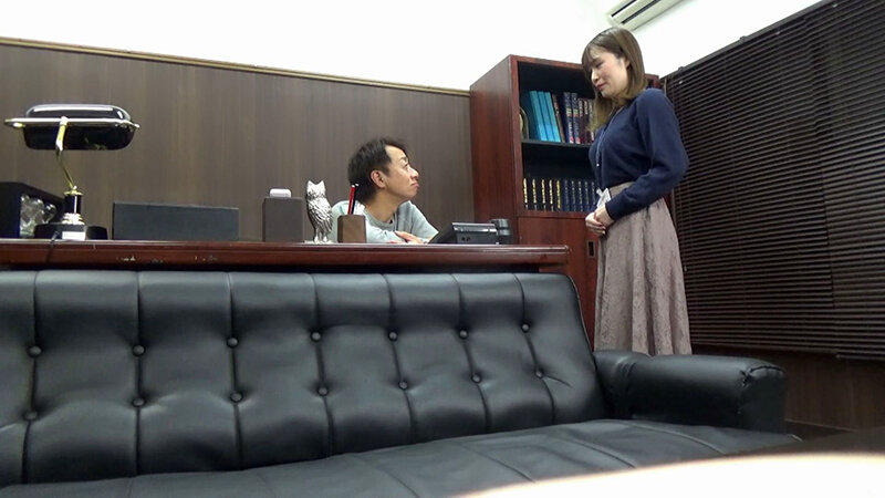 社長秘書になれと呼び出した有能な総務課女性社員を強引に愛人化！ワンマン社長の悪行の記録！ サンプル 1